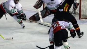 Kiril Vuzharov en un partido contra España