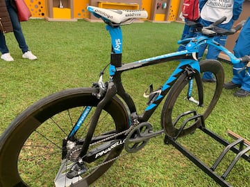 Rigoberto Urán tiene muchas cosas qué contar sobre su carrera deportiva. Desde la primera bicicleta con la que vendía chance hasta la camiseta con la que fue medallista olímpico, todo está en el museo del Giro de Rigo.