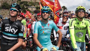Froome, Nibali y Contador, en la salida de la primera etapa. 