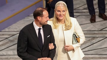 FILE PHOTO: Norway's Crown Prince Haakon and Crown Princess Mette-Marit attend the ceremony to award the Nobel Peace Prize to Venezuelan opposition leader Maria Corina Machado, in Oslo, Norway December 10, 2025. REUTERS/Leonhard Foeger/File Photo