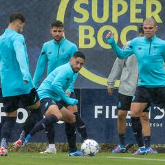 Reencuentro entre Pepe y Alderweireld