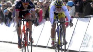 Sylvain Chavanel (izquierda) bate por escaso margen a Michael Valgren Andersen.