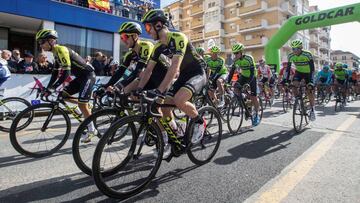 Salida de Sanl&uacute;car de Barrameda (C&aacute;diz) de la primera etapa de la 65&ordf; edici&oacute;n de la Vuelta Ciclista Andaluc&iacute;a-Ruta del Sol.