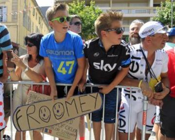 Seguidores de Froome en la salida. 