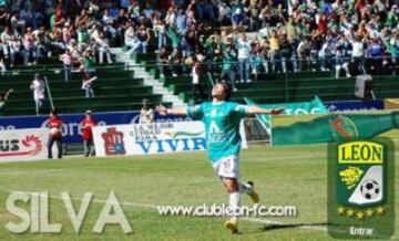 8 futbolistas nacionales vistieron la camiseta mexicana: Cristián Torres Hidalgo, Edgardo Fuentes, Luis Ignacio Quinteros, Manuel López Urzúa, Michael Silva (en la foto), Miguel Angel Castillo, Rodrigo Valenzuela, Sebastián González.