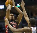 Rudy Gay frustra el debut de los Bucks en su campo
