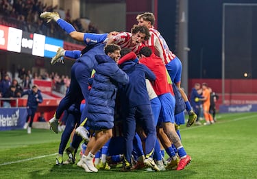 Cubo espanta el gafe de Alcalá