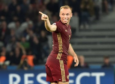 Slovakia have a boot in the last 16 after Russia victory