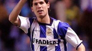 <B>CENTRADO.</B> La principal preocupación de Luque ahora es que el Deportivo se clasifique para la UEFA o Champions.