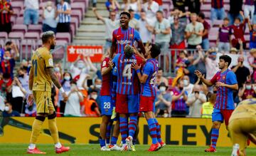 El canterano heredó el dorsal 10 tras la marcha de Messi al PSG. Tras una grave lesión, la temporada pasada, debutó con su nuevo dorsal contra el Levante y marcó a los pocos minutos de entrar al campo celebrando el tanto con gran alegría.