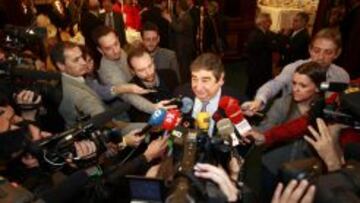 Lendoiro ante la prensa.