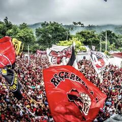 ¡Ya hay ambiente de final! La masiva despedida al Flamengo
