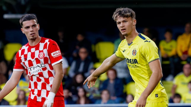 El Alavés se fija en Pau Cabanes, atacante del Villarreal