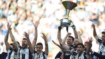 Juventus celebrando su sexta liga consecutiva.