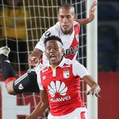 En imágenes la desilusión de Santa Fe y alegría de River Plate