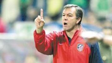 <b>EL MOMENTO. </b>Ferrando se dirige a Salva reprochándole la acción.