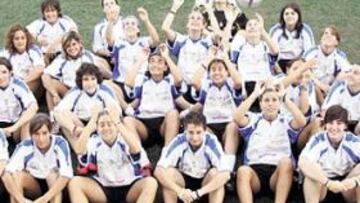 <b>ILUSIONADAS. </b>A pesar del complicado arranque de la Liga , las chicas del Transportes Alcaine conservan el optimismo.