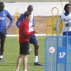 El peligro es el césped artificial