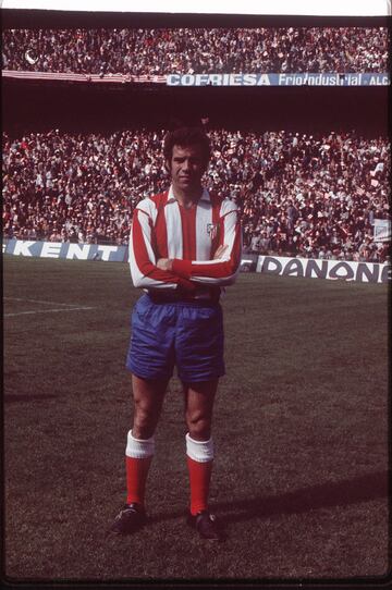 'El Sabio de Hortaleza' estuvo diez años vistiendo la camiseta del conjunto rojiblanco. Como colchonero consiguió 3 Ligas de España y dos Copas del Generalísimo.