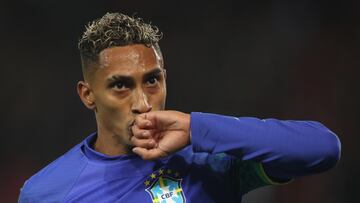 Paris (France), 27/09/2022.- Raphinha of Brazil celebrates after scoring the 1-0 lead during the International Friendly soccer match between Brazil and Tunisia in Paris, France, 27 September 2022. (Futbol, Amistoso, Brasil, Francia, Túnez, Túnez) EFE/EPA/MOHAMMED BADRA
