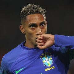 Raphinha se cae de Brasil