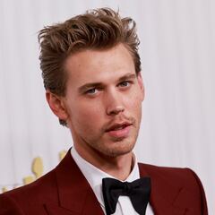 Who will be presenting at the Film Independent Spirit Awards?