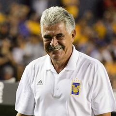 Tuca Ferretti revela la única forma para poder dirigir a México