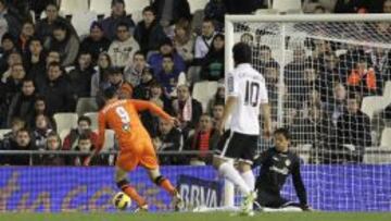 El Valencia a&uacute;n cre&iacute;a en la &eacute;pica tras hacer Soldado el 2-3, aunque Agirretxe anot&oacute; el 2-4 y puso la puntilla a los che.