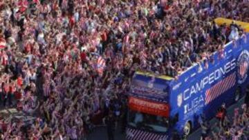 La afición rojiblanca aclama al Atlético en la fiesta por la Liga