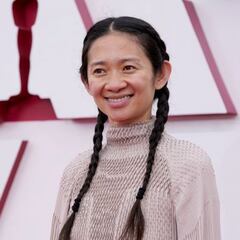 Which Oscars did Nomadland and Parasite win in 2021?