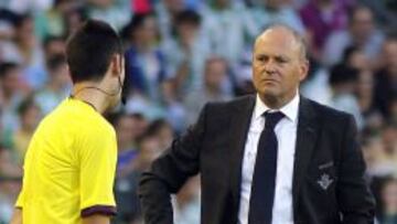 Pepe Mel, entrenador del Betis, durante el partido del conjunto andaluz contra el Elche.