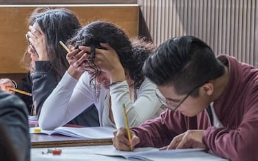 Revelan los documentos que debes presentar para recoger la tarjeta del Banco de Bienestar con la beca Jóvenes Escribiendo el Futuro