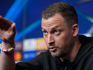 El entrenador del Copenhague, Jacob Neestrup, ofrece una rueda de prensa este martes en el estadio Camp Nou en Barcelona, en la víspera del último partido de la fase de grupos de la Liga de Campeones que van a disputar ante el Barcelona.