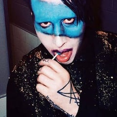 Emiten una orden de arresto contra Marilyn Manson por escupir a un cámara