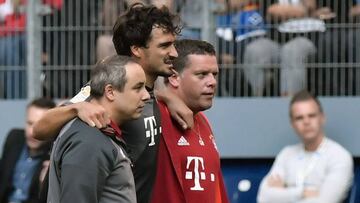 Hummels se retira lesionado.