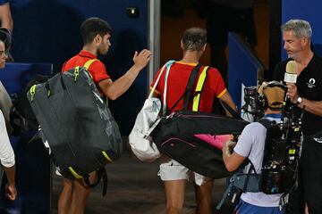 Rafa Nadal se despide de los Juegos Ol¨ªmpicos tras caer en el dobles con Carlos Alcaraz frente a Rajeev Ram y Austin Krajicek.