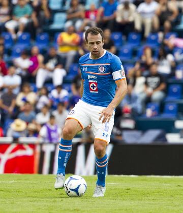 Clausura 2008 con Cruz Azul
Apertura 2008 con Cruz Azul 
Apertura 2009 con Cruz Azul
Clausura 2013 con Cruz Azul