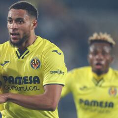 El fenómeno Danjuma pone en aprietos a Van Gaal