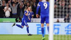 LEICESTER, ENGLAND - OCTOBER 03: James Maddison of Leicester City celebrates after scoring their side's third goal from a free kick during the Premier League match between Leicester City and Nottingham Forest at The King Power Stadium on October 03, 2022 in Leicester, England. (Photo by Nathan Stirk/Getty Images)