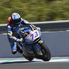 Baldassarri remata desde la pole y pifia de Álex Márquez