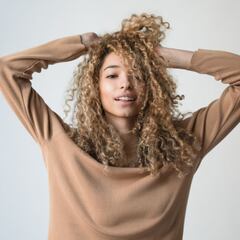 ¿'Curly hair'? Sigue estos pasos y logra el cabello rizado perfecto de forma natural
