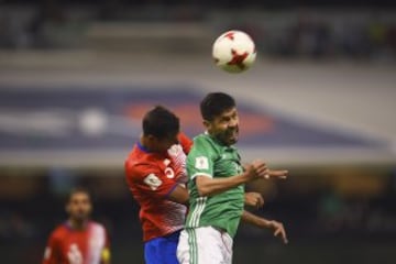 Photo during the action match Mexico vs Costa Rica corresponding the Qualifiers to the FIFA World Cup Russia 2018 at Azteca Stadium.  Foto durante el partido Mexico vs Costa Rica correspondiente a las Eliminatorias rumbo a la Copa Mndial de la FIFA Rusia 2018, en el Estadio Azteca, en la foto: Oribe Peralta Mexico y Celso Borges Costa Rica  24/03/2017/MEXSPORT/Osvaldo Aguilar