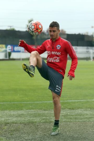 Chile trabaja con plantel completo