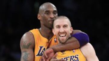 Kobe Bryant y Steve Blake.