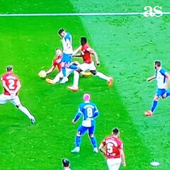 El VAR anula el primer penalti del Atlético en Liga: “El árbitro solo ha visto una imagen parcial...”