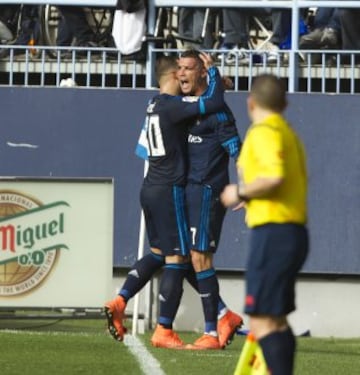 Celebración de Cristiano Ronaldo tras marcar el gol que abre el marcador favorable para los blancos (0-1)