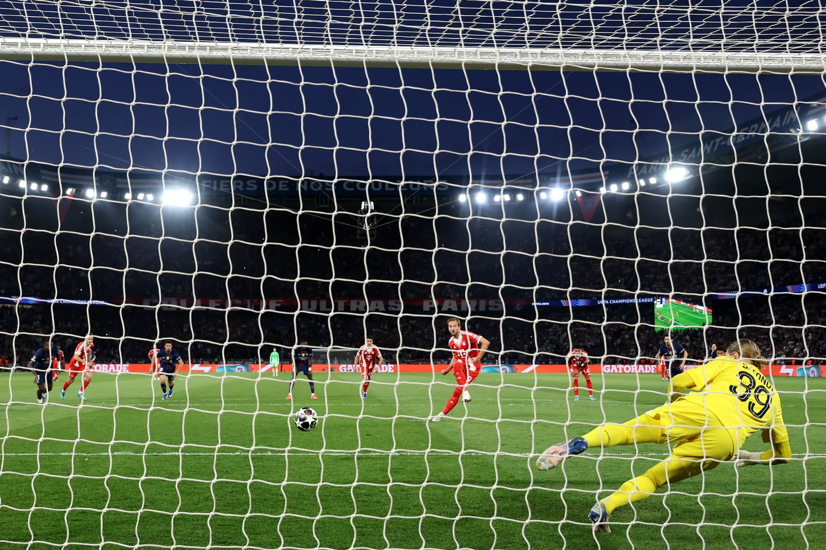 Partidazo histórico, las imágenes del festival de goles en París