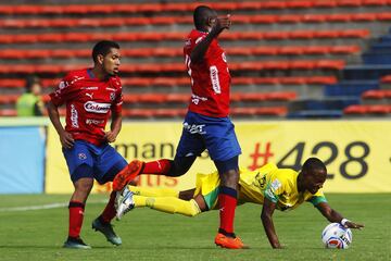 Luis Amaranto Perea debutó en la fecha 9 como entrenador de Leones, equipo que está cerca de descender a la segunda categoria.