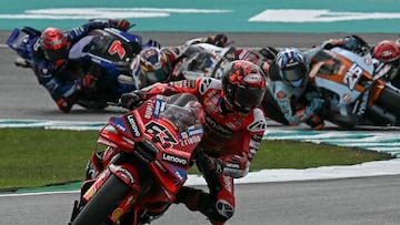 Ducati Lenovo Team's Italian MotoGP rider Francesco Bagnaia leads in the Sprint race of the MotoGP Malaysian Grand Prix at the Sepang International Circuit in Sepang on October 25, 2025. (Photo by Lillian SUWANRUMPHA / AFP)