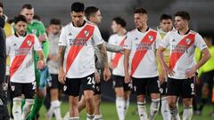 AMDEP8423. BUENOS AIRES (ARGENTINA), 11/08/2021.- Jugadores de River salen al perder hoy, en un partido de los cuartos de final de la Copa Libertadores ente River Plate y Atl&eacute;tico Mineiro en el estadio Monumental en Buenos Aires (Argentina). EFE/Juan Mabromata POOL